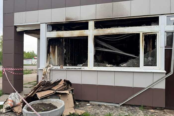 В Ленинградской области задержан подозреваемый в поджоге штаба с военной и детской помощью