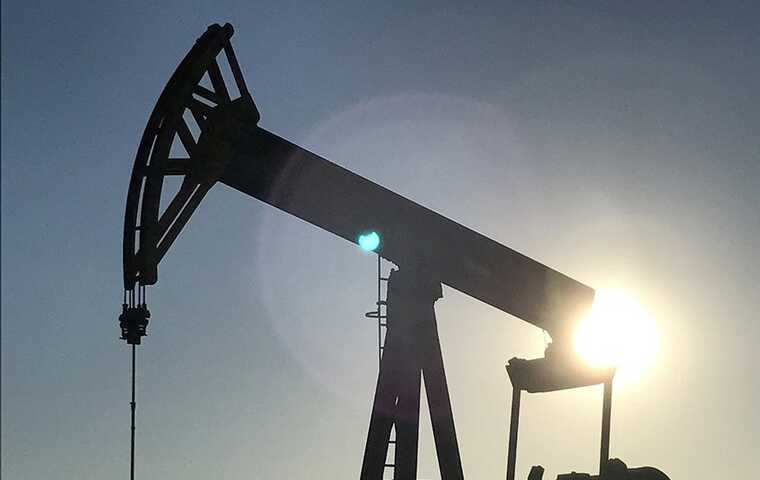 Цена на нефть Urals поднялась выше 70 долларов впервые с начала апреля